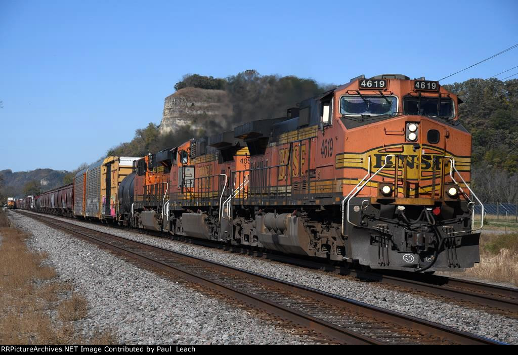 Manifest rolls east